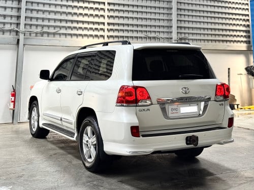 2014 Land Cruiser GXR V8 Full Option