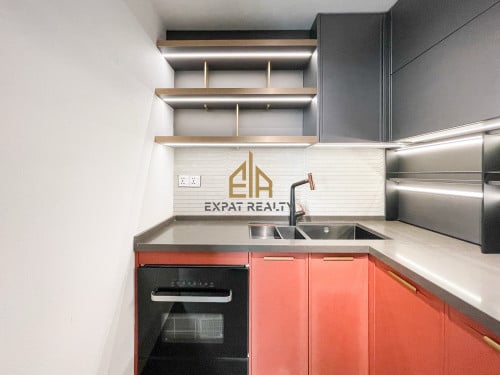 3 Bedroom Services Apartment for rent- Tonle Basac -Phnom Penh.