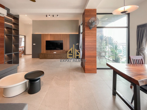 3 Bedroom Services Apartment for rent- Tonle Basac -Phnom Penh.