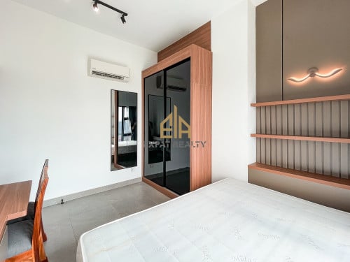 3 Bedroom Services Apartment for rent- Tonle Basac -Phnom Penh.