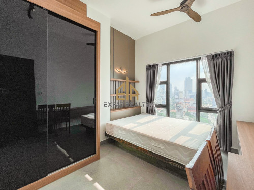 3 Bedroom Services Apartment for rent- Tonle Basac -Phnom Penh.