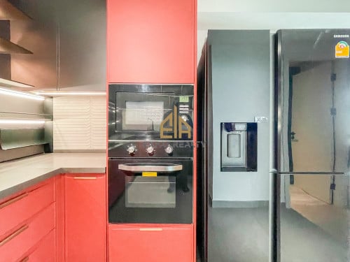 3 Bedroom Services Apartment for rent- Tonle Basac -Phnom Penh.