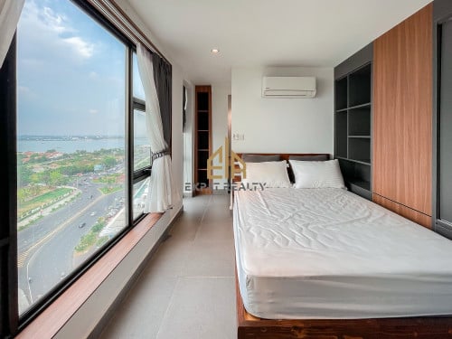 3 Bedroom Services Apartment for rent- Tonle Basac -Phnom Penh.