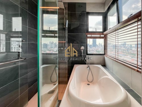 3 Bedroom Services Apartment for rent- Tonle Basac -Phnom Penh.
