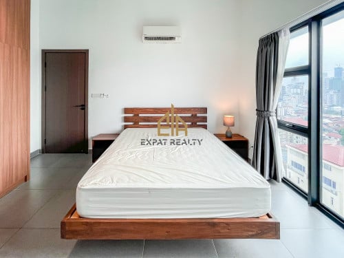 3 Bedroom Services Apartment for rent- Tonle Basac -Phnom Penh.