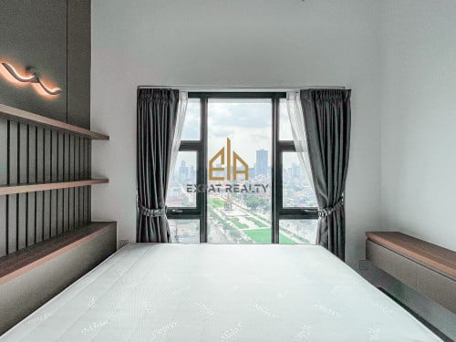 3 Bedroom Services Apartment for rent- Tonle Basac -Phnom Penh.