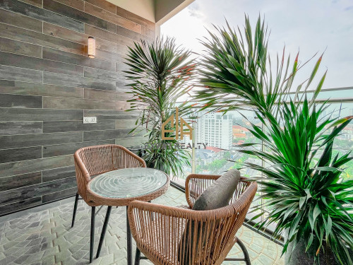3 Bedroom Services Apartment for rent- Tonle Basac -Phnom Penh.