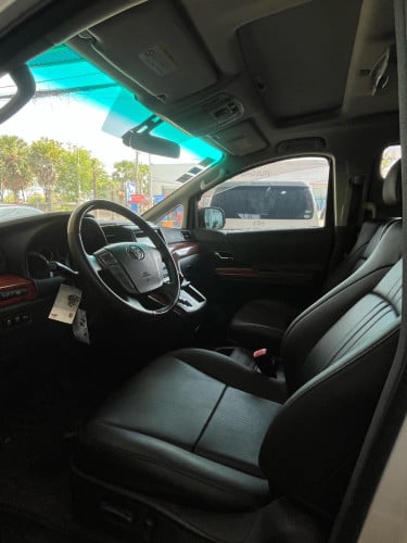 Alphard 2017up លក់ក្នុងតម្លៃ 24800$