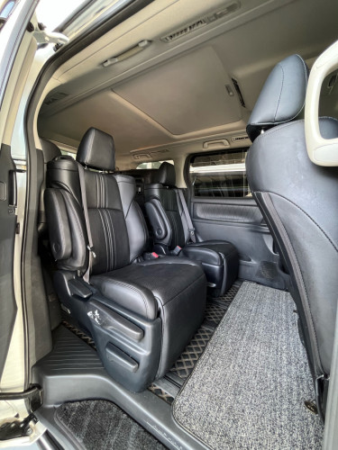 Alphard 2017up លក់ក្នុងតម្លៃ 24800$