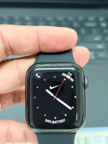 Apple Watch 6 40mm condition 99.99% ធានាម៉ាស៊ីនថ្មីមិនដែលដោះ