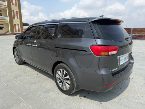 Carnival Auto 3 តំបូលបេីមុខក្រោយ