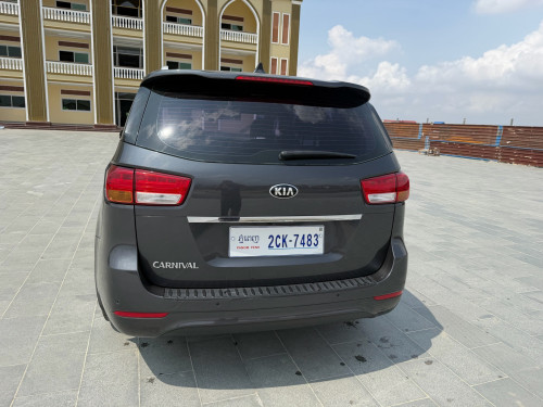 Carnival Auto 3 តំបូលបេីមុខក្រោយ