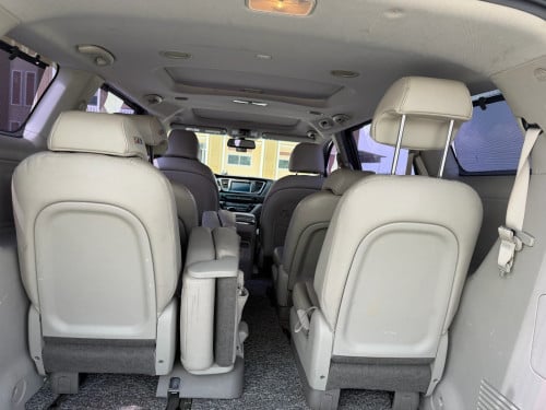 Carnival Auto 3 តំបូលបេីមុខក្រោយ