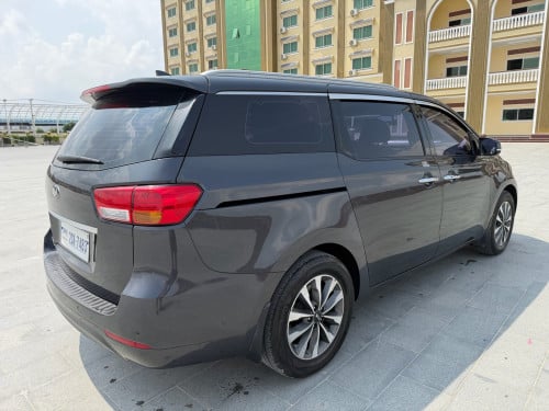 Carnival Auto 3 តំបូលបេីមុខក្រោយ