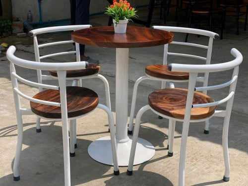 Coffee table set price $85 (4 chair 1 table)