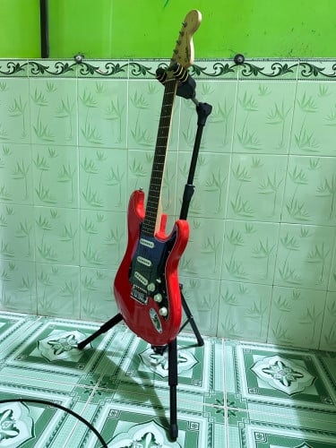 Fender Squier Stratocaster Affinity with bags