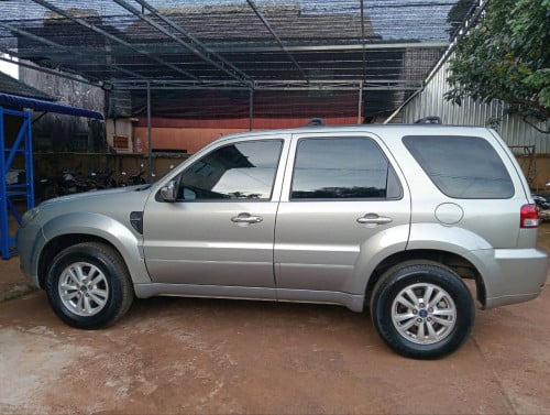 Ford Escape 011