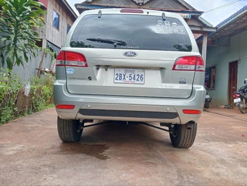 Ford Escape 011