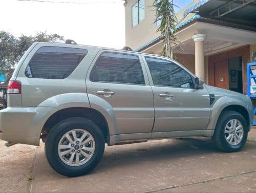 Ford Escape 011