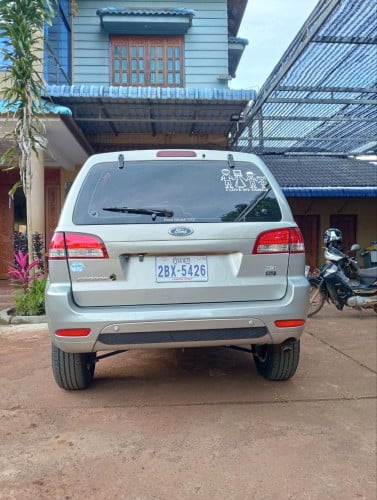 Ford Escape 011