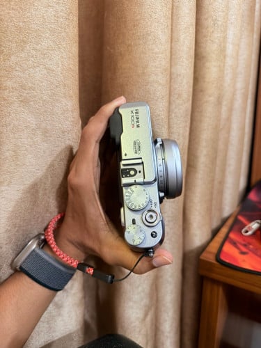 Fujifilm X100s