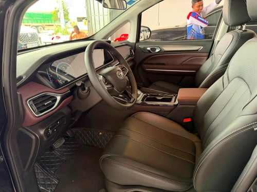 GAC M6 PRO 270t 2025 ហ្សុីនមួយជុំ​ 7កៅអី​ កៅអី​បីជួរ​
