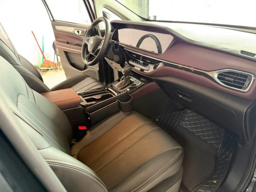 GAC M6 PRO 270t 2025 ហ្សុីនមួយជុំ​ 7កៅអី​ កៅអី​បីជួរ​