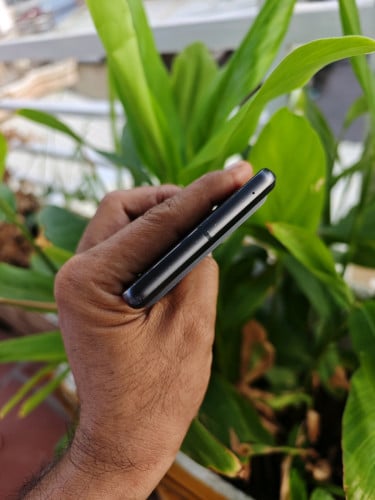 Google Pixel7 8g/128g(វៃដូរបាន)👉$175