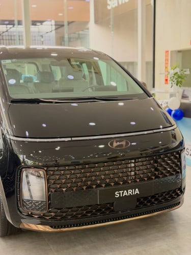 HYUNDAI STARIA lounge