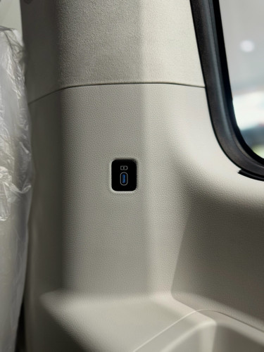 HYUNDAI STARIA lounge