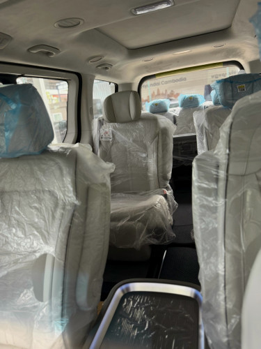 HYUNDAI STARIA lounge