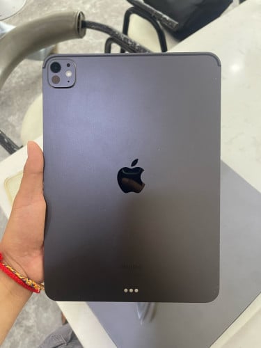 Ipad pro 11inch M4 ទួល95% memory 512GB លក់ប្រញាប់ មកមុនបានមុនណា