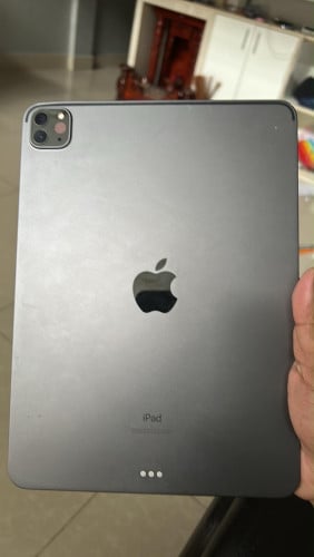 iPad Pro 2020 128g ស្អាត98% ថ្ម100% សាកបាន88ម្តង