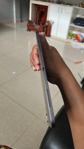 iPad Pro 2020 128g ស្អាត98% ថ្ម100% សាកបាន88ម្តង