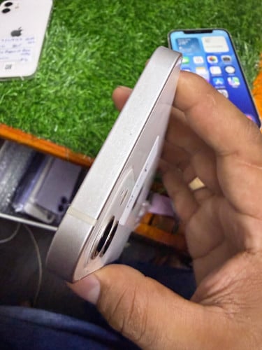 iPhone 12 ជាំlcd