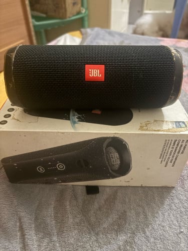 Jbl flip 4 សំណុំសុិន​ ខ្សែសាកសុិន​ តម្លៃ35$