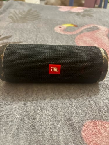 Jbl flip 4 សំណុំសុិន​ ខ្សែសាកសុិន​ តម្លៃ35$