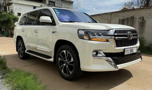 Land cruiser.2011ឡេីង ក្នុង ក្រៅ  2021 Arab