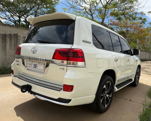 Land cruiser.2011ឡេីង ក្នុង ក្រៅ  2021 Arab