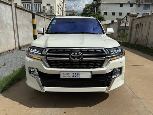Land cruiser.2011ឡេីង ក្នុង ក្រៅ  2021 Arab
