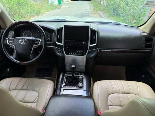 Land cruiser.2011ឡេីង ក្នុង ក្រៅ  2021 Arab