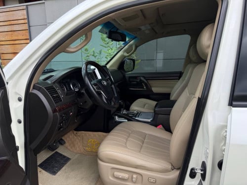 Land cruiser.2011ឡេីង ក្នុង ក្រៅ  2021 Arab