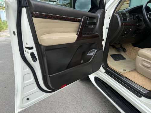 Land cruiser.2011ឡេីង ក្នុង ក្រៅ  2021 Arab