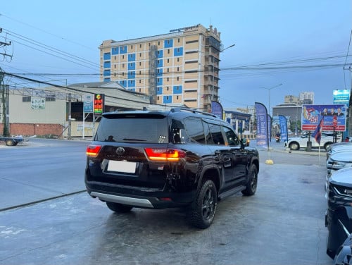 LandCruiser GR-SPORT 2022 Full Options១ទឹក 20000kmជាង នៅថ្មីណាស់ ថ្នាំស្សុីន ១ជុំ