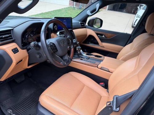 Lexus Lx600 KURU Black Edition 2023 ក្រដាសពន្ធ • ប្រភេទ មេឡាន ( ទឹកថ្នាំស្សុីន 100% ) មកដល់ 22/06/26
