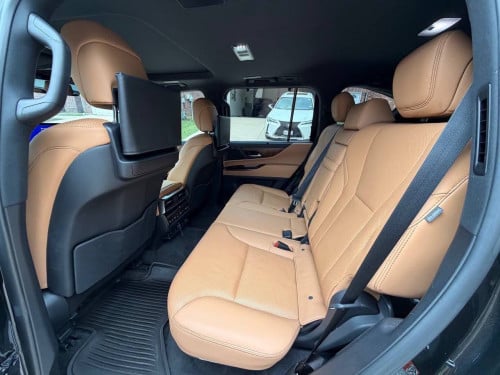 Lexus Lx600 KURU Black Edition 2023 ក្រដាសពន្ធ • ប្រភេទ មេឡាន ( ទឹកថ្នាំស្សុីន 100% ) មកដល់ 22/06/26