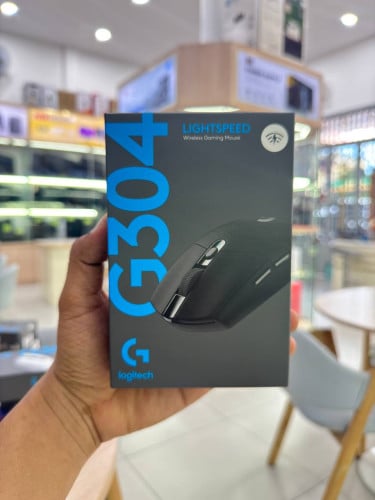 Logitech G304 LIGHTSPEED Wireless Gaming Mouse Black And White