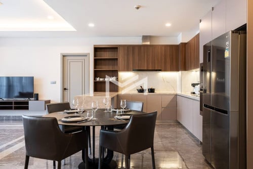 Luxurious 3 Bedrooms Apartment for RENT in BKK1 with Gym and Pool
