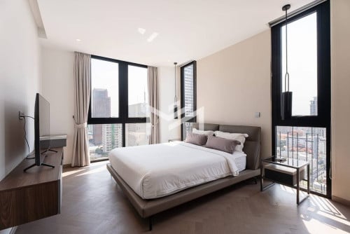 Luxurious 3 Bedrooms Apartment for RENT in BKK1 with Gym and Pool