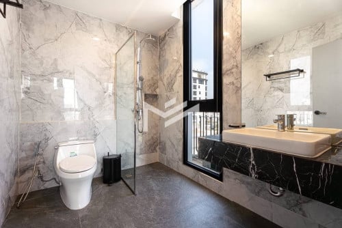 Luxurious 3 Bedrooms Apartment for RENT in BKK1 with Gym and Pool